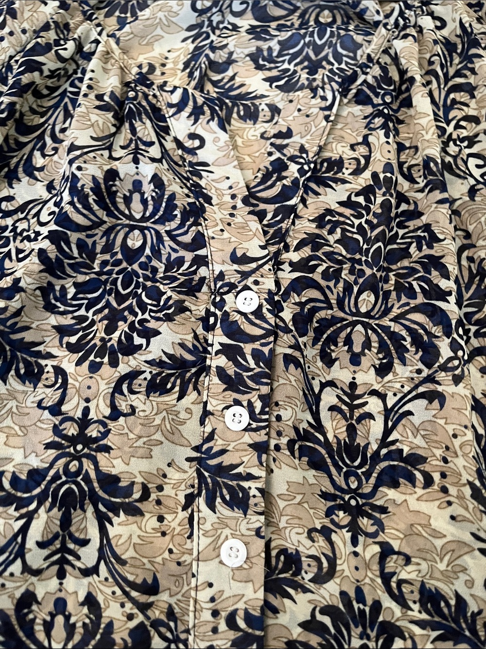 SHEIN Beige and Navy Floral Button-Front Blouse - Picture 5 of 5